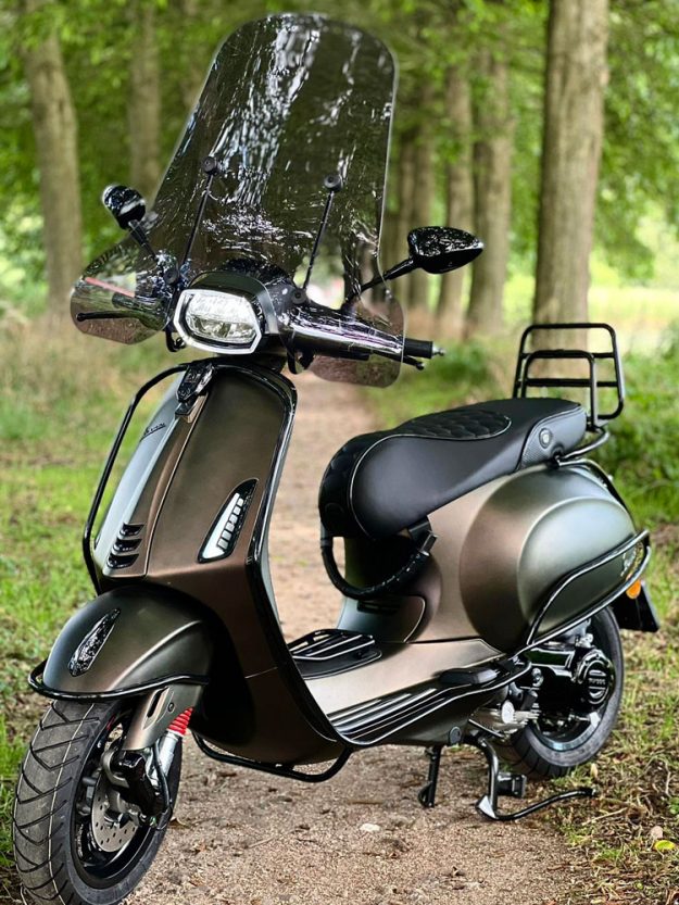 Vespa Sprint Opaco Chameleon Leopardo (full option)