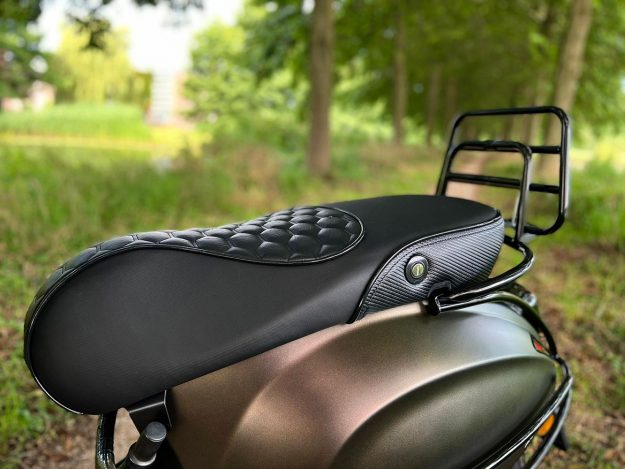 Vespa Sprint Opaco Chameleon Leopardo (full option)